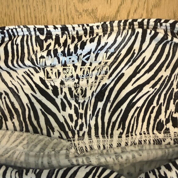 IBKUL Alena Black/White Straight 17.5” skort, NWT, Size M - Picture 4 of 6